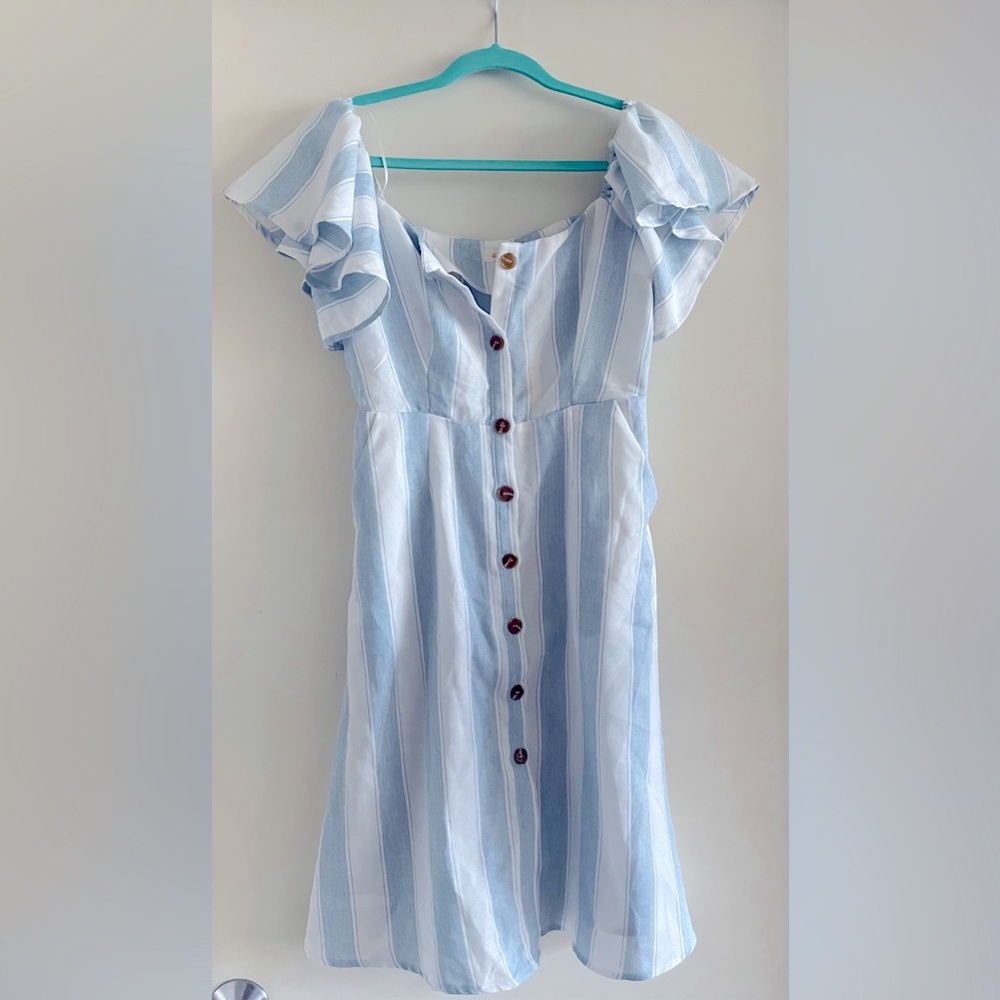 *Brand New* off the shoulder button up dress, with pockets